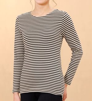 LAVIENNE（ラヴィエンヌ）の「【医師オススメ】綿１００％吸湿発熱あったかインナー　クルーネックインナー長袖（肌着・インナーウェア）」｜ベージュ／ブラウン