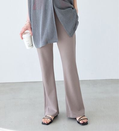 BELLUNA（ベルーナ）の「シュッと体型カバー！ジャストフィットフレアーパンツ（フルレングスパンツ）」