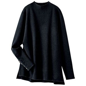 BELLUNA（ベルーナ）の「もちもち素材袖ボタンニットプルオーバー（ニット・セーター）」｜黒