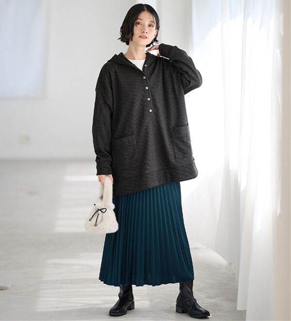 Viola e Viola（ヴィオラ エ ヴィオラ）の「ニット風カットソーパーカーチュニック（パーカー）」｜詳細画像