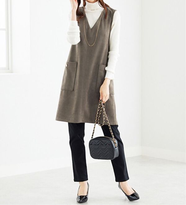 BELLUNA（ベルーナ）の「スエード調ボタンデザインジャンパードレス（ジャンパースカート）」｜詳細画像