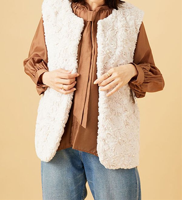 BELLUNA（ベルーナ）の「パール使いファーベスト（ベスト）」｜詳細画像