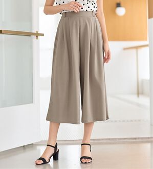 alotta（アロッタ）の「【４つの機能付】ひんやりドレープパンツ（ワイドパンツ・ガウチョ）」｜グレージュ