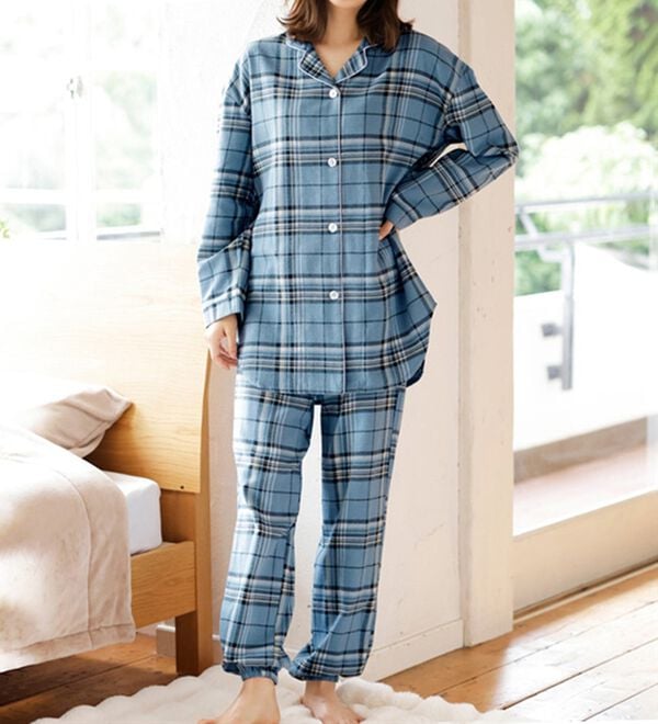 LAVIENNE（ラヴィエンヌ）の「綿１００％ふんわり暖か微起毛パジャマ（パジャマ・ルームウェア）」｜詳細画像