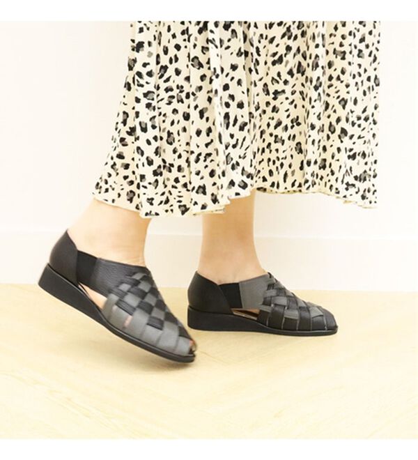 BELLUNA（ベルーナ）の「４Ｅイタリアンレザー編み込みシューズ（サンダル・ミュール）」｜詳細画像