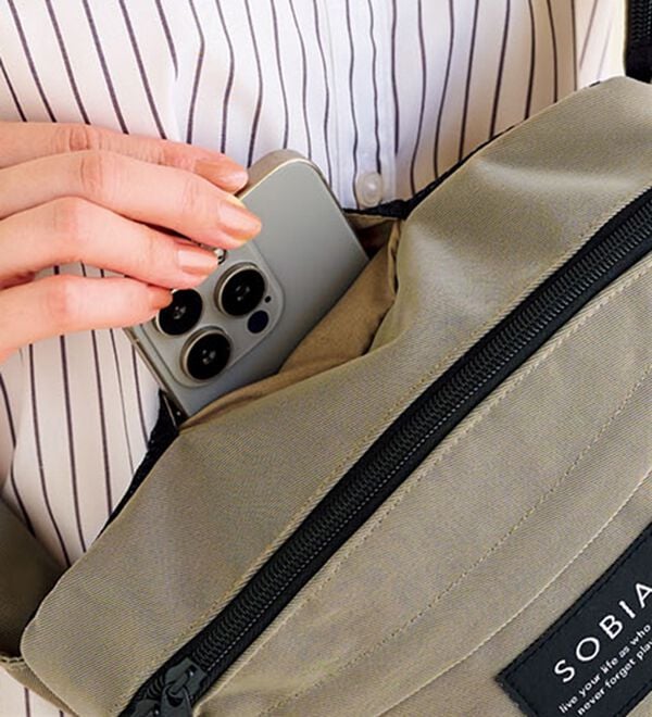 BELLUNA（ベルーナ）の「必要な物だけ収納ウエストボディバッグ（リュック）」｜詳細画像