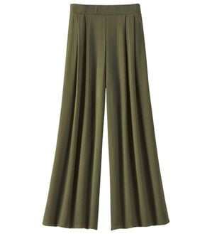 BELLUNA（ベルーナ）の「ひんやり冷感レーヨン素材カラーガウチョパンツ（ワイドパンツ・ガウチョ）」｜カーキ