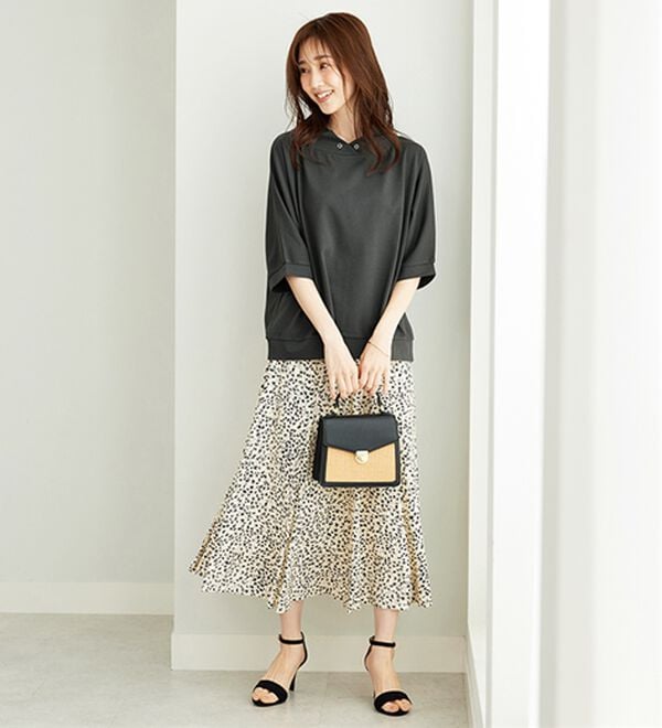 BELLUNA（ベルーナ）の「フード風衿デザインプルオーバー（カットソー）」｜詳細画像