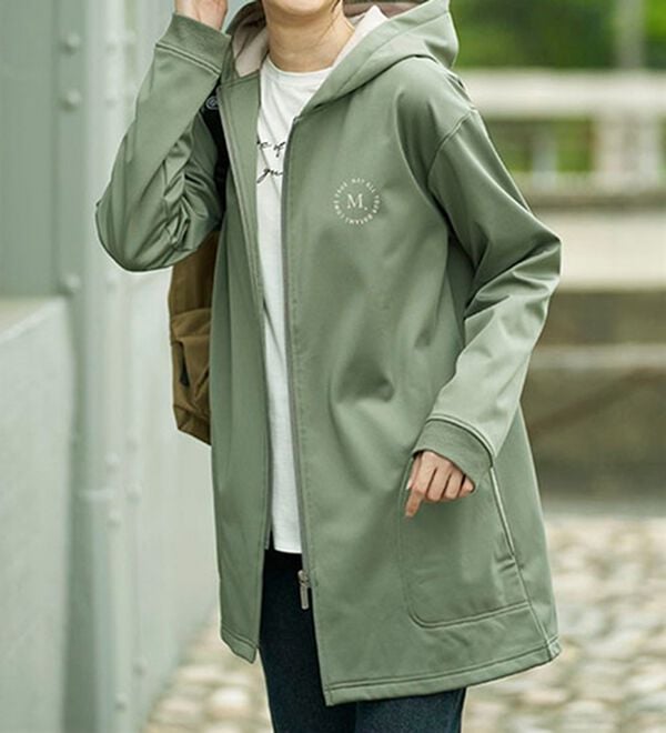 BELLUNA（ベルーナ）の「【ミニバッグ付】腰まであったか！軽量防風パーカー（ブルゾン）」｜詳細画像