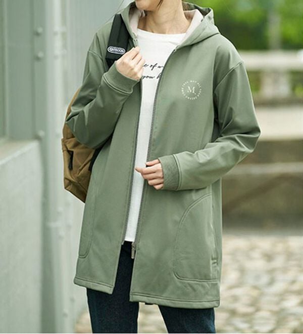 BELLUNA（ベルーナ）の「【ミニバッグ付】腰まであったか！軽量防風パーカー（ブルゾン）」｜詳細画像