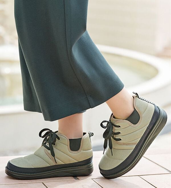 BELLUNA（ベルーナ）の「ボンディング風レースアップシューズ（スニーカー）」｜詳細画像