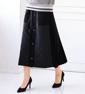 BELLUNA（ベルーナ）の「【Ｌａｇｒｉｌｕａ】キルト素材×プリーツデザインスカート（ロングスカート）」｜黒系