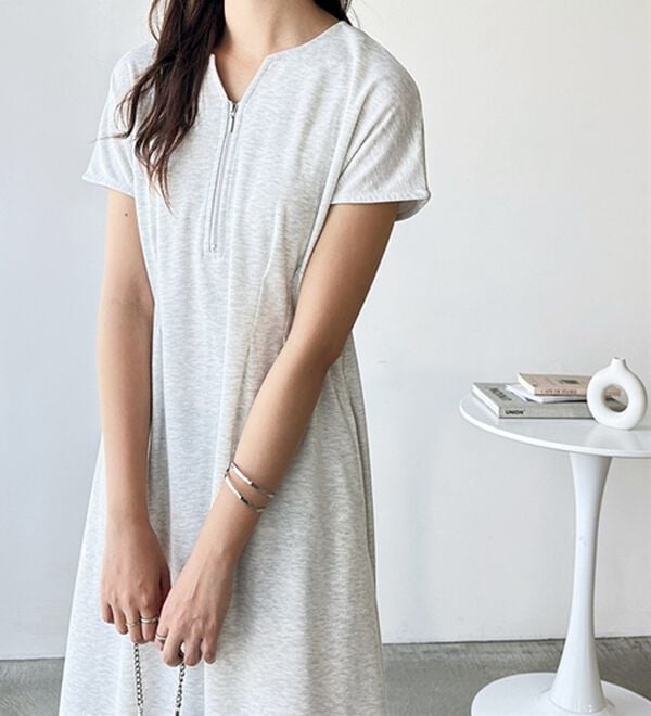 GeeRA（ジーラ）の「前後2WAYハーフジップフレンチ袖ワンピース（カットソーワンピース）」｜詳細画像