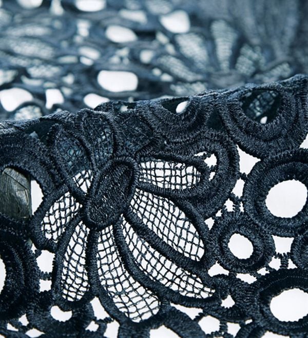 BELLUNA（ベルーナ）の「花柄ブラウス&times;レースカーデアンサンブル（チュニック）」｜詳細画像