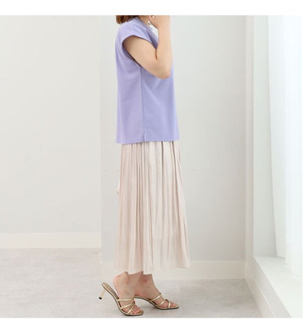 BELLUNA（ベルーナ）の「エンボス加工ロゴデザインプルオーバー（カットソー）」｜詳細画像