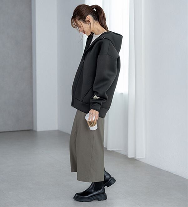 BELLUNA（ベルーナ）の「肩が疲れにくい！マシュマロ感覚ジップフーディー（ブルゾン）」｜詳細画像