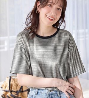 Viola e Viola（ヴィオラ エ ヴィオラ）の「ほんのり透け感綿混セミシアートップス（カットソー）」｜モノトーンボーダー