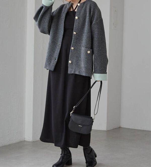 RANAN（ラナン）の「裏配色ゴールド調ボタンニットコーディガン（ニットカーディガン）」｜詳細画像