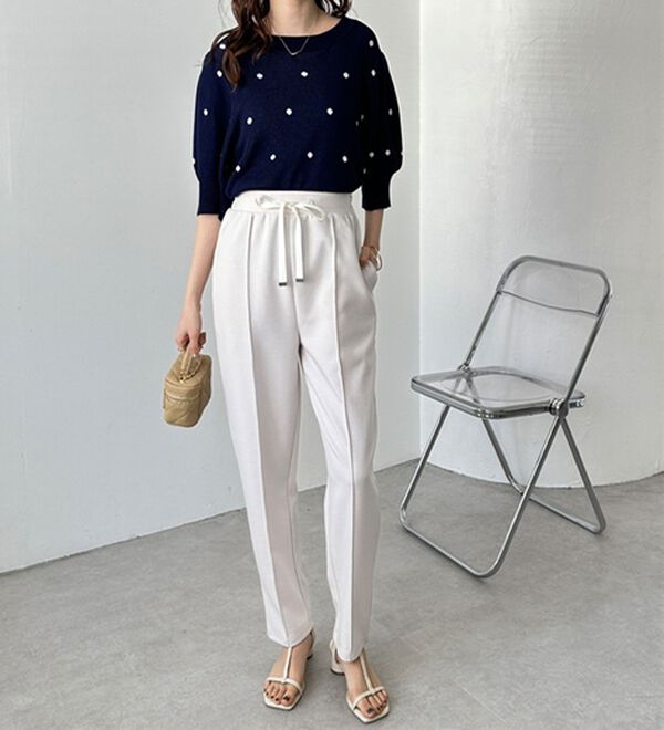 【新品未使用品】バルバッディ スリムチノ ストレッチ テーパードパンツ　白　46 新品未使用品】バルバッディ スリムチノ ストレッチ テーパードパンツ