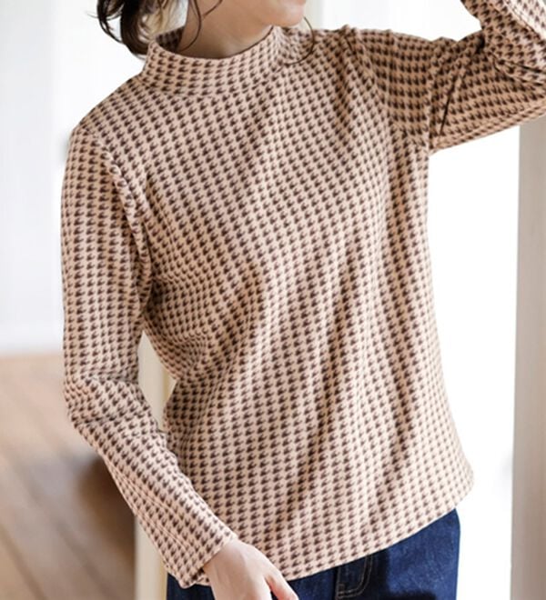 LAVIENNE（ラヴィエンヌ）の「薄手ストレッチフリースのプリントハイネック長袖（ニット・セーター）」｜詳細画像