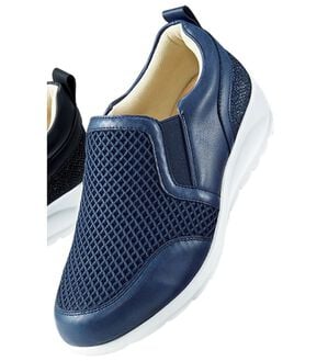 BELLUNA（ベルーナ）の「５Ｅメッシュ使いスリッポンシューズ（スリッポン）」｜ネイビー