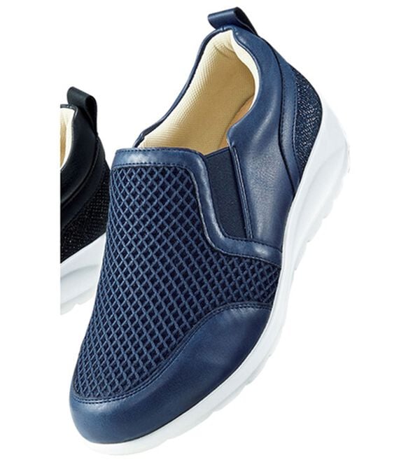 BELLUNA（ベルーナ）の「５Ｅメッシュ使いスリッポンシューズ（スリッポン）」｜ネイビー