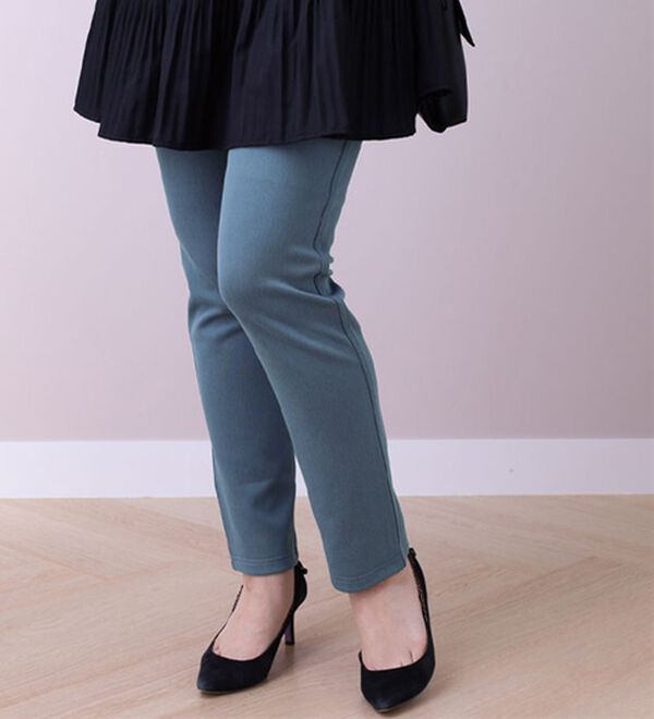 BELLUNA（ベルーナ）の「なめらかボンディングレギンスパンツ（フルレングスパンツ）」｜ブルー