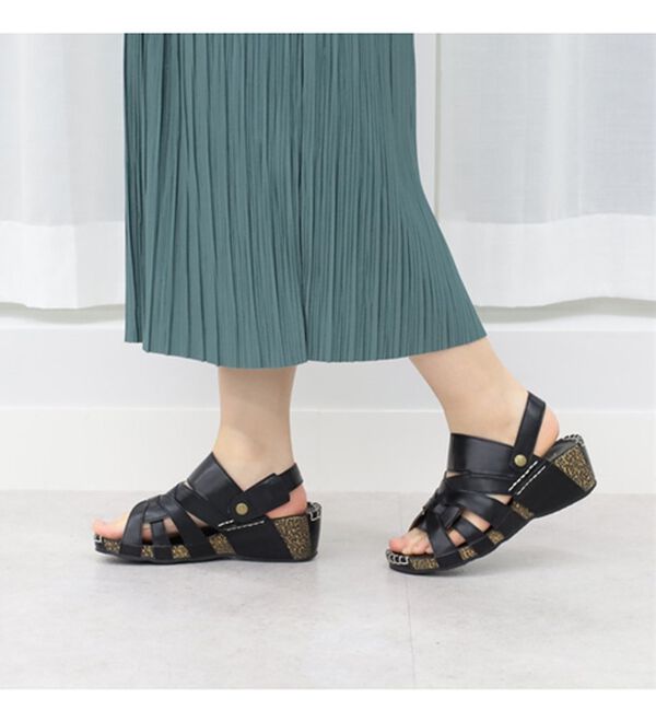 BELLUNA（ベルーナ）の「【３Ｅ／４Ｅ選べる】フットベットウェッジサンダル（サンダル・ミュール）」｜詳細画像