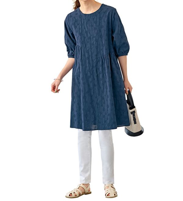 BELLUNA（ベルーナ）の「ナチュラルにお出かけ♪ドット柄チュニックワンピース（チュニックワンピース）」｜詳細画像