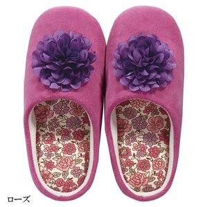 「コサージュ付ルームスリッパ　シャーロット＜ルームシューズ・室内履き＞（スリッパ・ルームシューズ）」｜ローズ