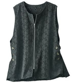 BELLUNA（ベルーナ）の「一枚羽織るだけ！レースボタン使いベスト（ベスト）」｜黒