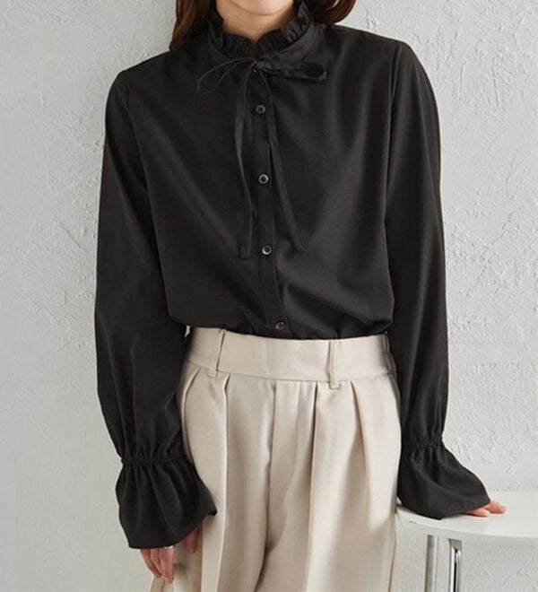 RANAN（ラナン）の「プチフリルリボン付きブラウス（ブラウス）」｜詳細画像