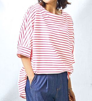 BELLUNA（ベルーナ）の「リップル素材ゆったりボーダープルオーバー（カットソー）」｜オフ白／ピンク