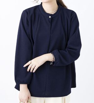 BELLUNA（ベルーナ）の「ジョーゼット素材衿フリルブラウス（ブラウス）」｜ネイビー