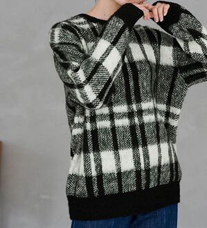 RANAN（ラナン）の「チェック柄ふんわり起毛ニット（チュニック）」｜ブラック系