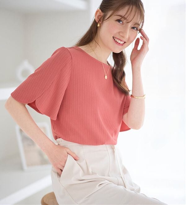 alotta（アロッタ）の「【4つの機能付】ひんやりチューリップ袖ブラウスTシャツ（カットソー）」｜詳細画像