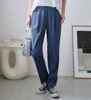 Viola e Viola（ヴィオラ エ ヴィオラ）の「さらテロ楽ちんテーパードパンツ【選べる丈】（フルレングスパンツ）」｜ダークブルー