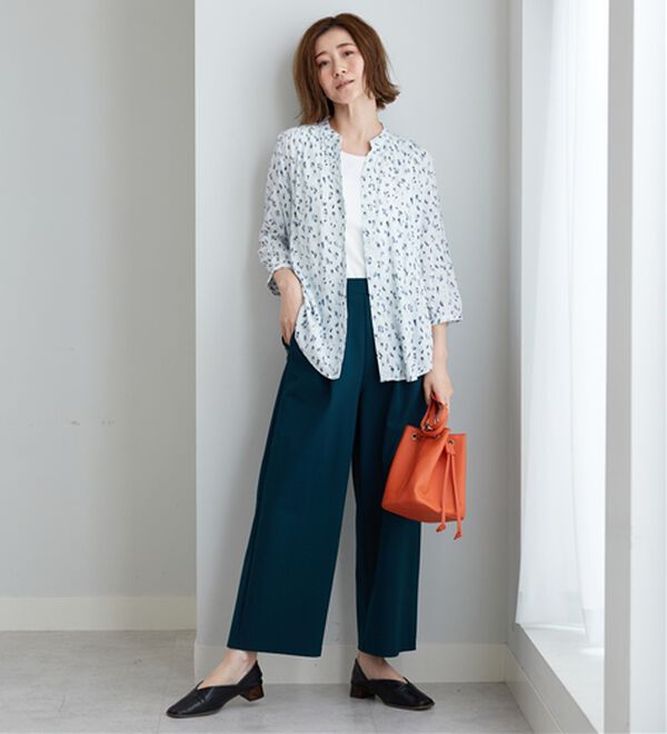 BELLUNA（ベルーナ）の「レーヨン素材ギャザー使いプリントブラウス（ブラウス）」｜詳細画像