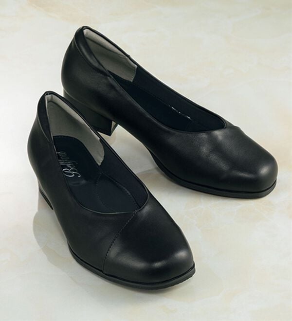 BELLUNA（ベルーナ）の「選べるワイズ切替牛革パンプス（パンプス）」｜黒