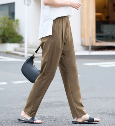 Viola e Viola（ヴィオラ エ ヴィオラ）の「【接触冷感】さらテロ楽のびテーパードパンツ【選べる２丈】（フルレングスパンツ）」