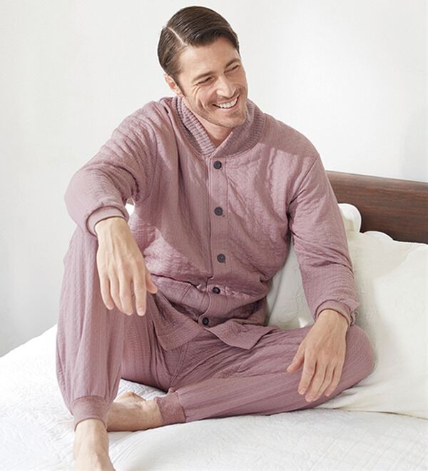 「魔法瓶のように包まれる暖かさのキルトパジャマ（メンズルームウェア）」｜詳細画像