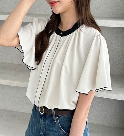 GeeRA（ジーラ）の「前後２ＷＡＹ配色フレアー袖ブラウス（ブラウス）」