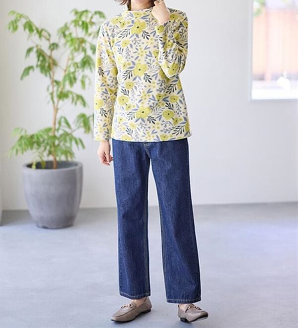 LAVIENNE（ラヴィエンヌ）の「薄手ストレッチフリースのプリントハイネック長袖（ニット・セーター）」｜詳細画像