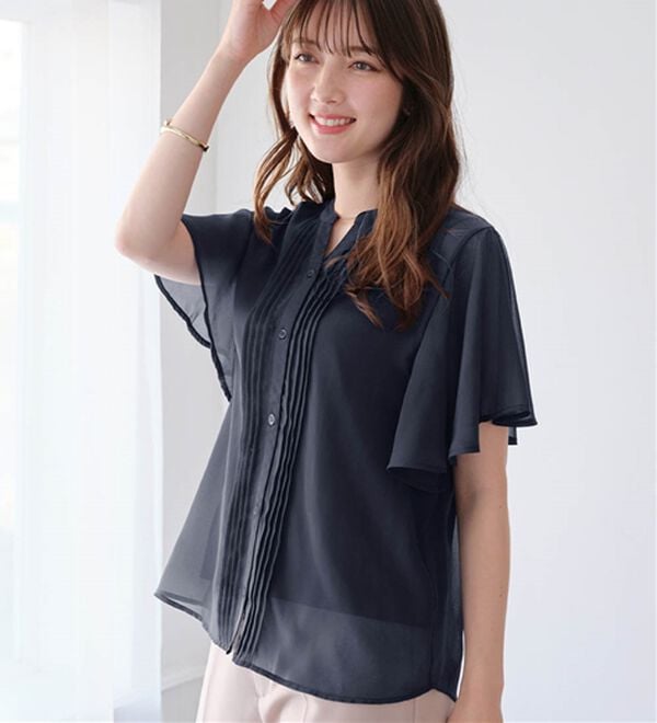alotta（アロッタ）の「【接触冷感】インナー付ピンタックデザインブラウス【イエベ・ブルべ】（ブラウス）」｜ネイビー