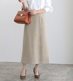 Pierrot（ピエロ）の「丈と柄が選べるカシミヤタッチＩラインスカート（ロングスカート）」｜グレージュ