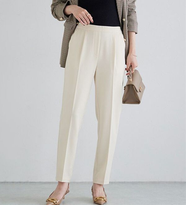 Pierrot（ピエロ）の「【選べる丈】高見えすっきりテーパードパンツ（フルレングスパンツ）」｜アイボリー