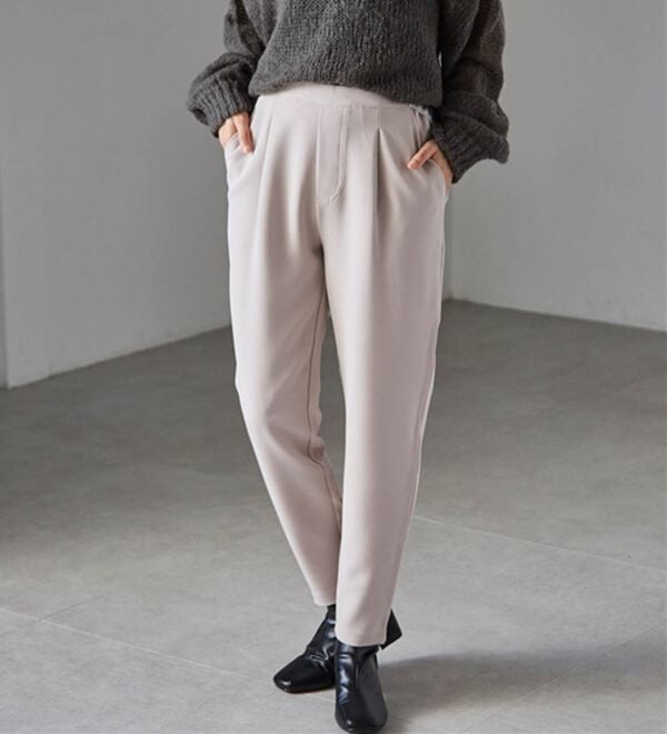 RANAN（ラナン）の「【選べる股下】美脚シルエットタックパンツ（股下６１・６５ｃｍ）（フルレングスパンツ）」｜詳細画像