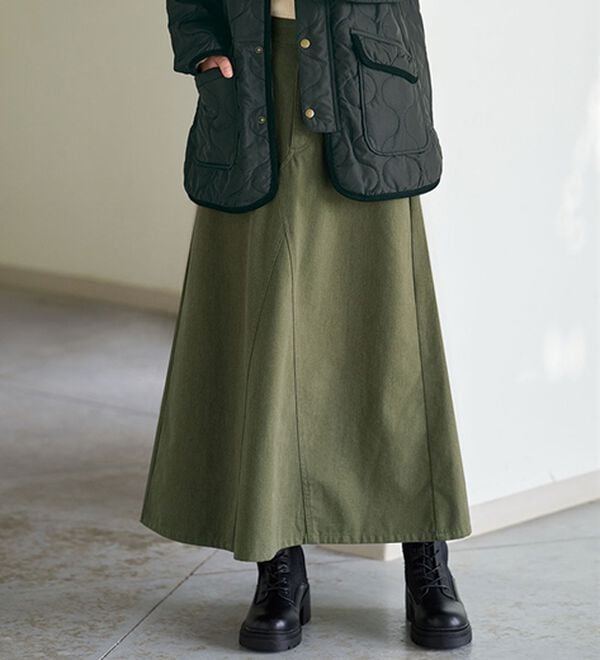 BELLUNA（ベルーナ）の「＜＆ｃｏｃｏｃｈｉ＞綿混チノ素材フレアスカート（ロングスカート）」｜カーキ