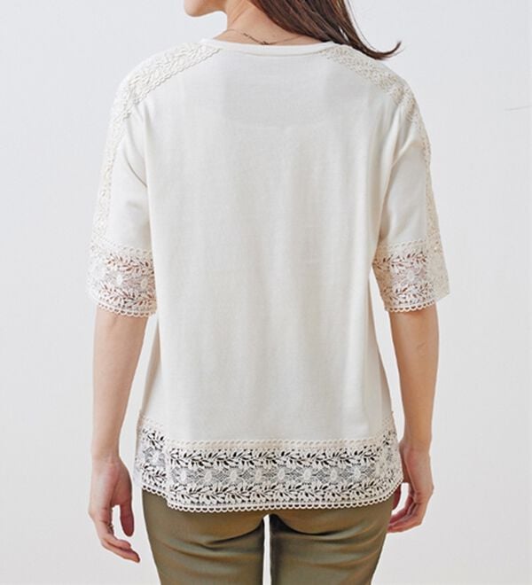 BELLUNA（ベルーナ）の「リーフ柄レース使いプルオーバー（カットソー）」｜詳細画像