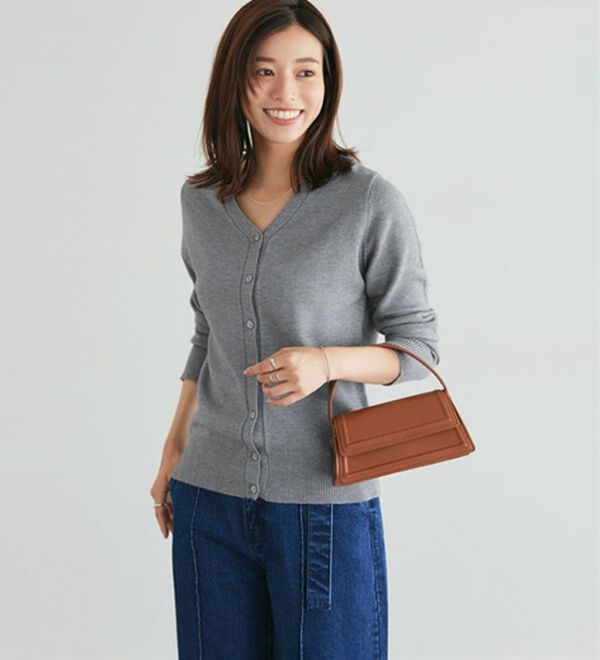 Pierrot（ピエロ）の「【Ｍ～３Ｌ】ふんわり質感プレミアムカシミヤタッチカーディガン（ニットカーディガン）」｜詳細画像